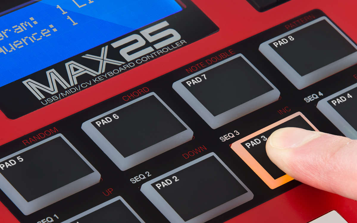 AKAI 25鍵盤MIDIキーボード MAX25鍵盤楽器