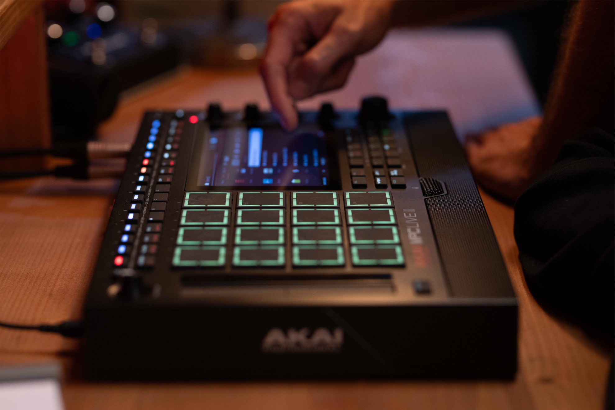 製品情報：MPC LIVE III：AKAI professional